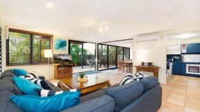 Campbell Street 2 4, Moffat Beach